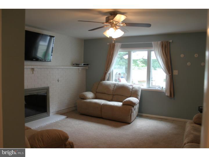 61 Freedom Road Sewell, NJ 08080 - Photo 15 of 25 Family Room