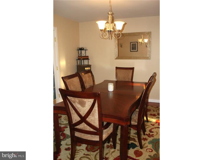 61 Freedom Road Sewell, NJ 08080 - Photo 5 of 25 Dining Room