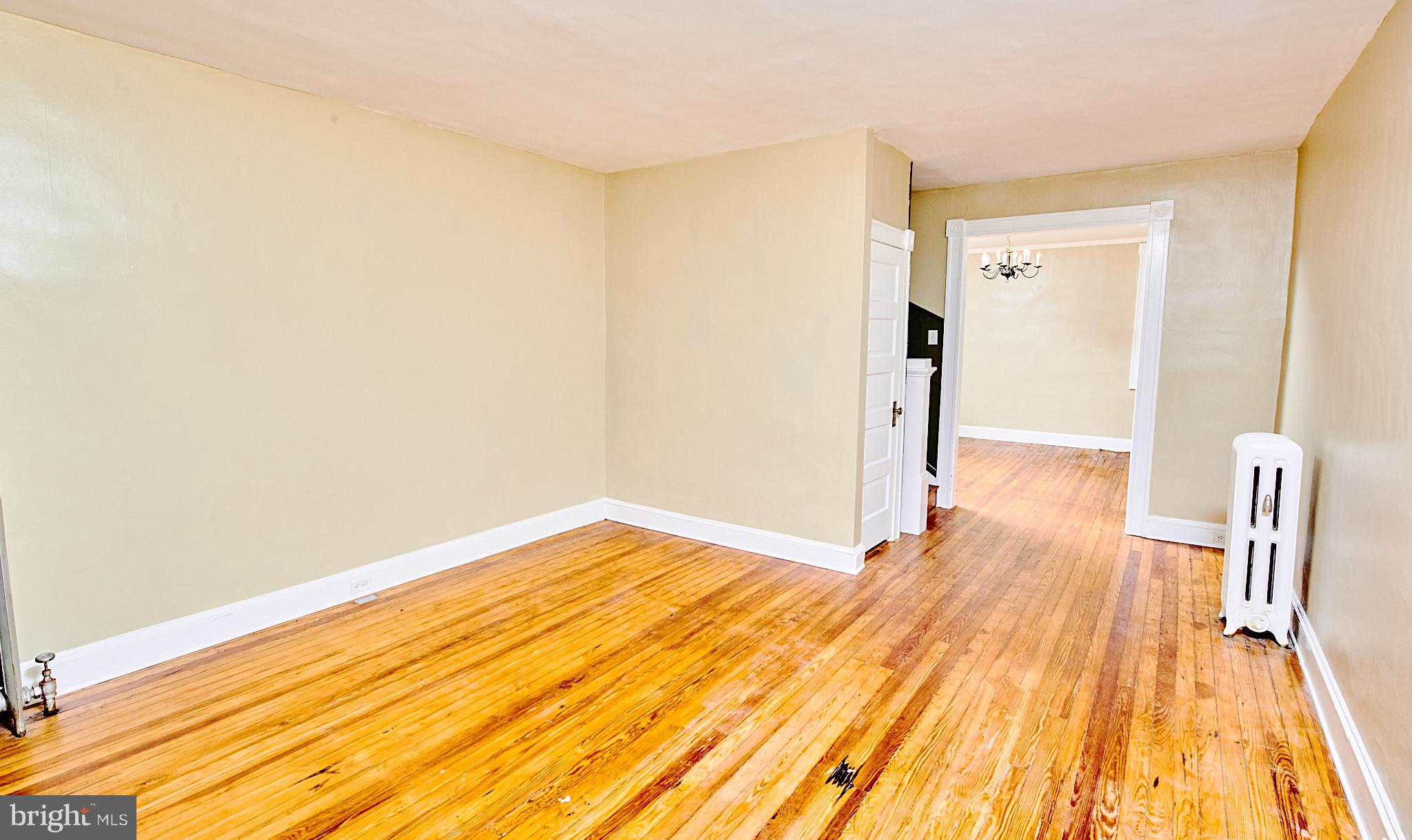 3908 Falls Road Baltimore, MD 21211 - Photo 2 of 21 Living Room