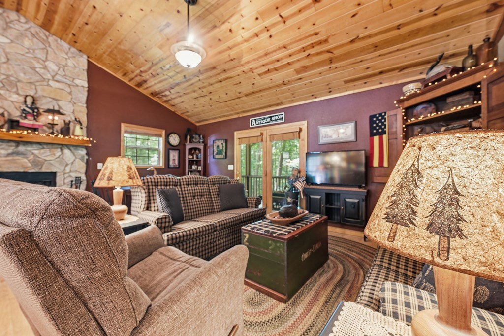 267 Vista Hills Road Murphy, NC 28906 - Photo 14 of 36 Livingroom looking out to deck
