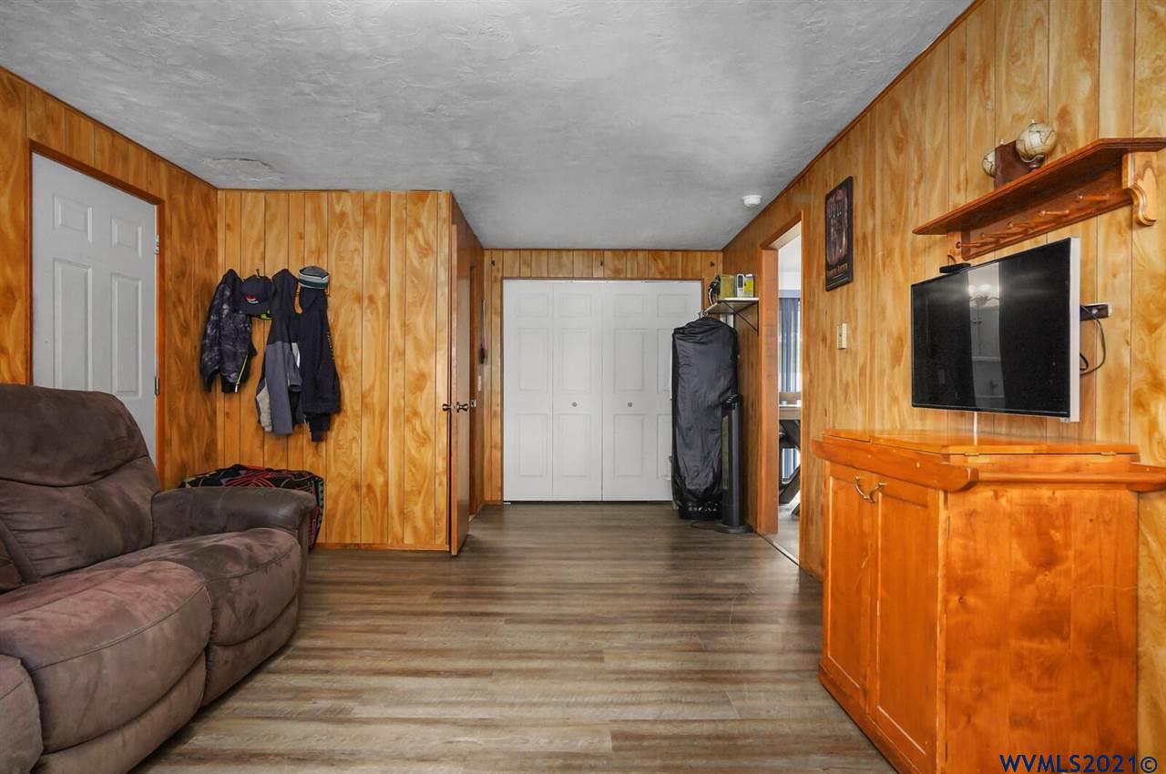 2464 53rd Avenue Southwest Albany, OR 97321 - Photo 16 of 38