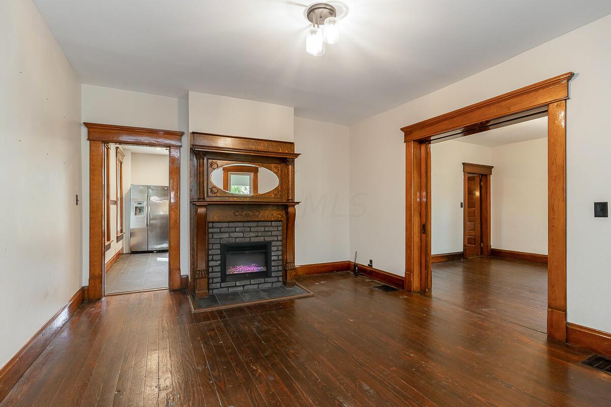 107 Price Road Columbus, OH 43230 - Photo 5 of 36 Electric Fireplace