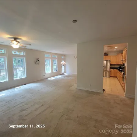 a view of livingroom with furniture