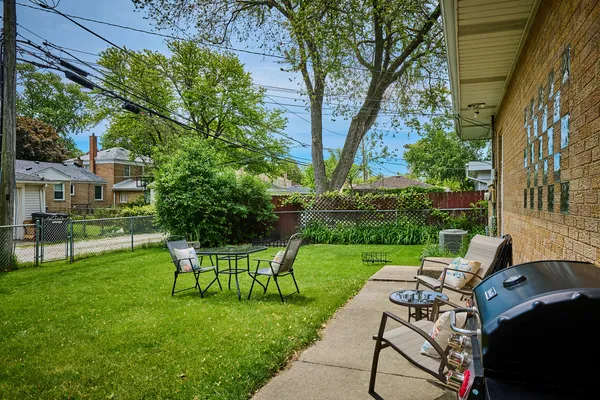$839,000 | 4555 Cleveland Street, Skokie, IL 60076
