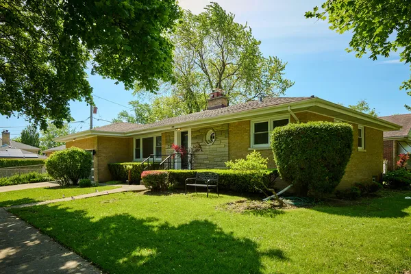 $839,000 | 4555 Cleveland Street, Skokie, IL 60076