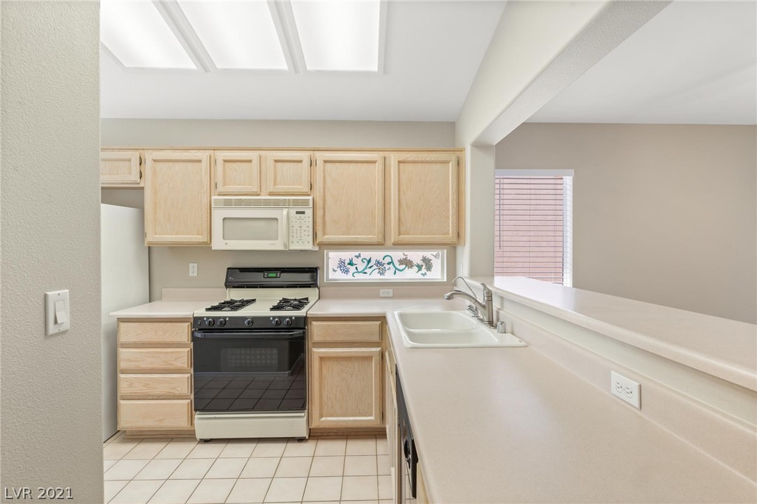 485 Edgefield Ridge Place Henderson, NV 89012 - Photo 12 of 29 Gallery Image 12