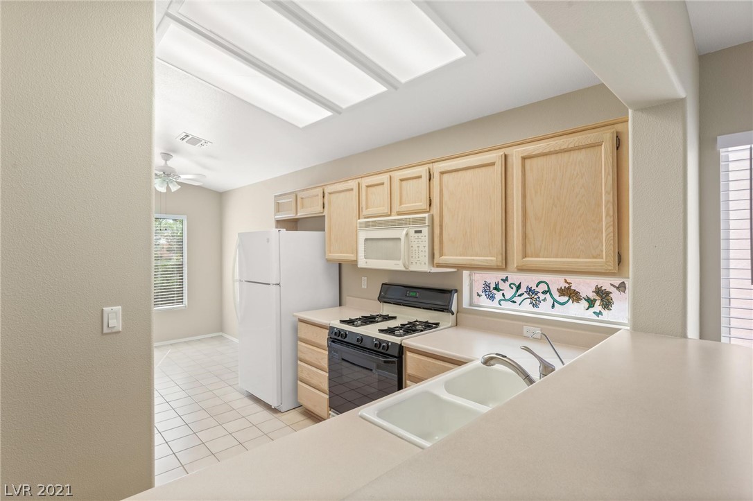 485 Edgefield Ridge Place Henderson, NV 89012 - Photo 13 of 29 Gallery Image 13