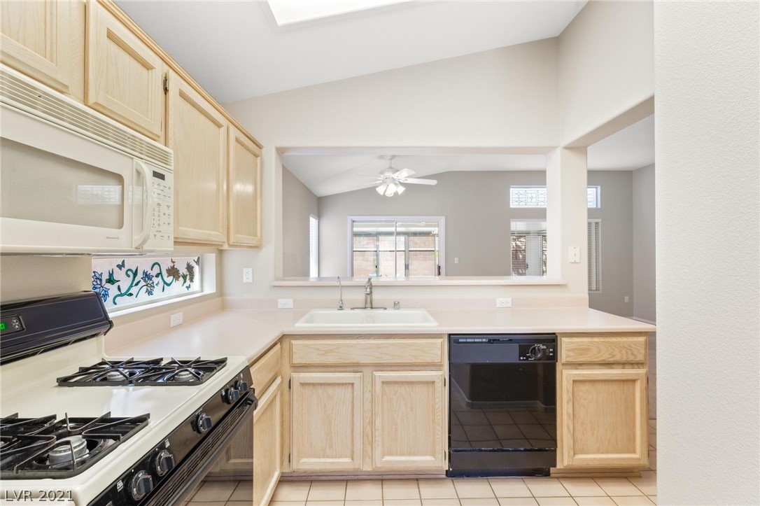 485 Edgefield Ridge Place Henderson, NV 89012 - Photo 14 of 29 Gallery Image 14