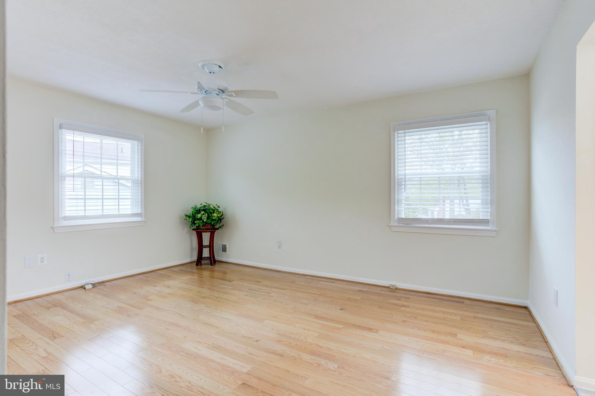 8108 St David Court Springfield, VA 22153 - Photo 12 of 40 Primary Bedroom