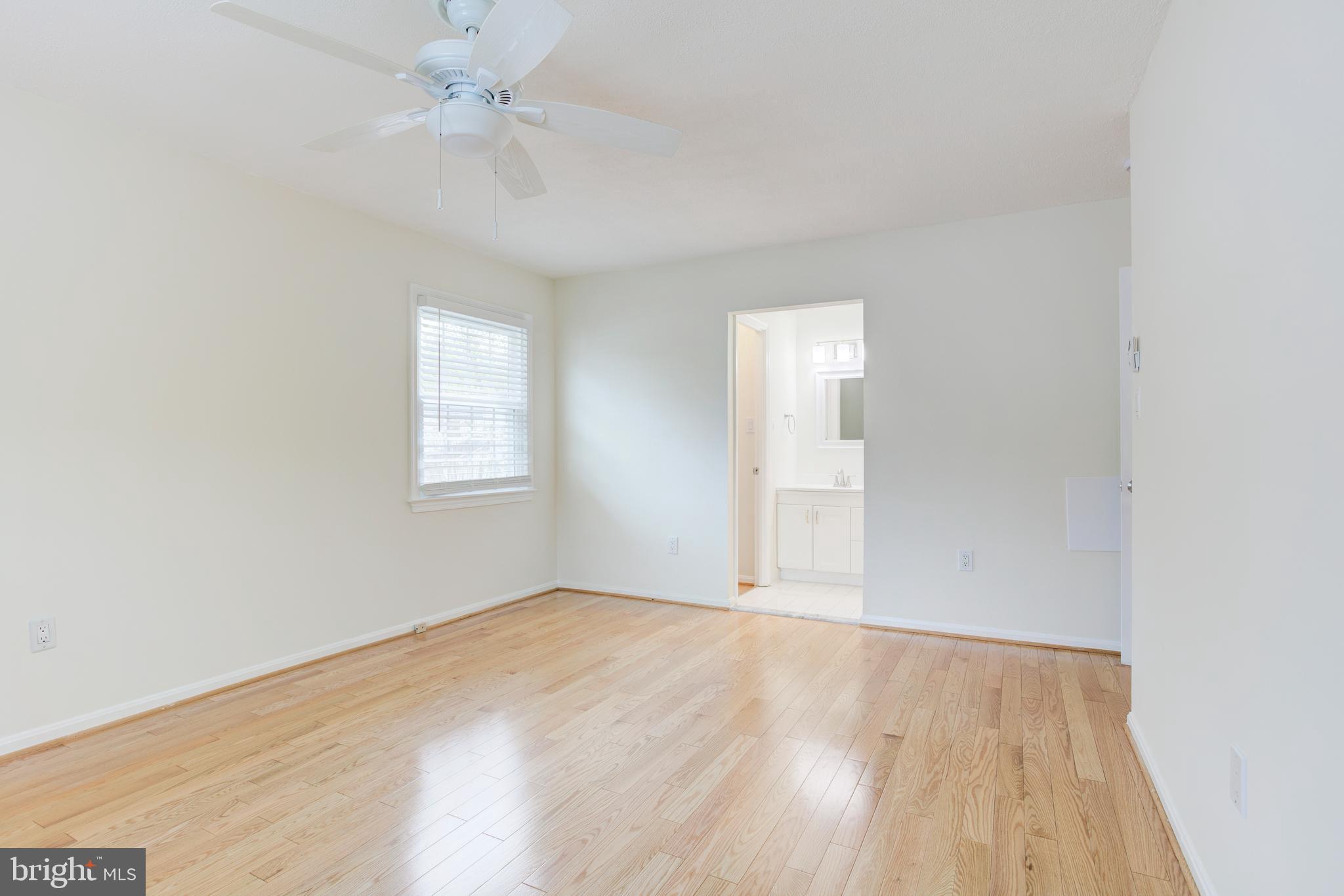 8108 St David Court Springfield, VA 22153 - Photo 13 of 40 Primary Bedroom