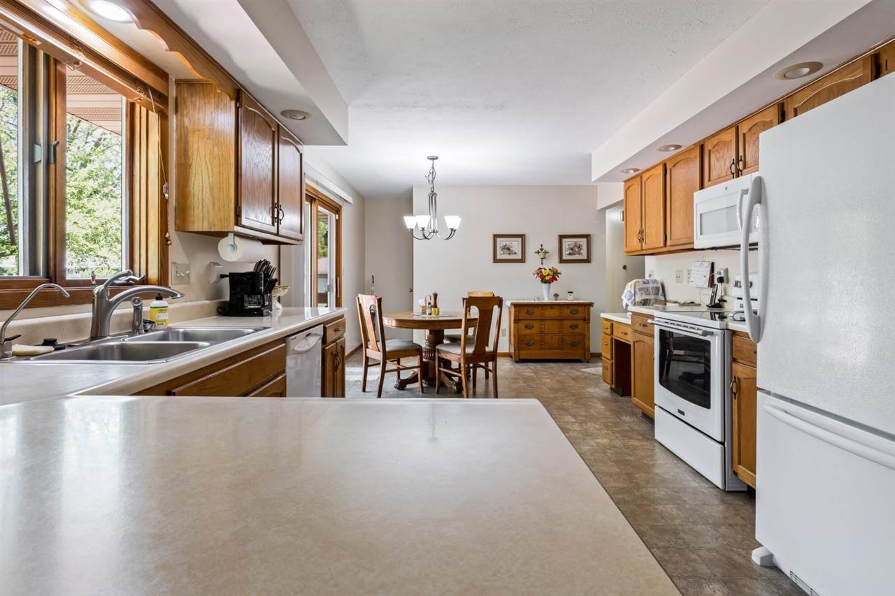 7196 Moss Canyon Road Cherry Valley, IL 61016 - Photo 8 of 37 Gallery Image 8