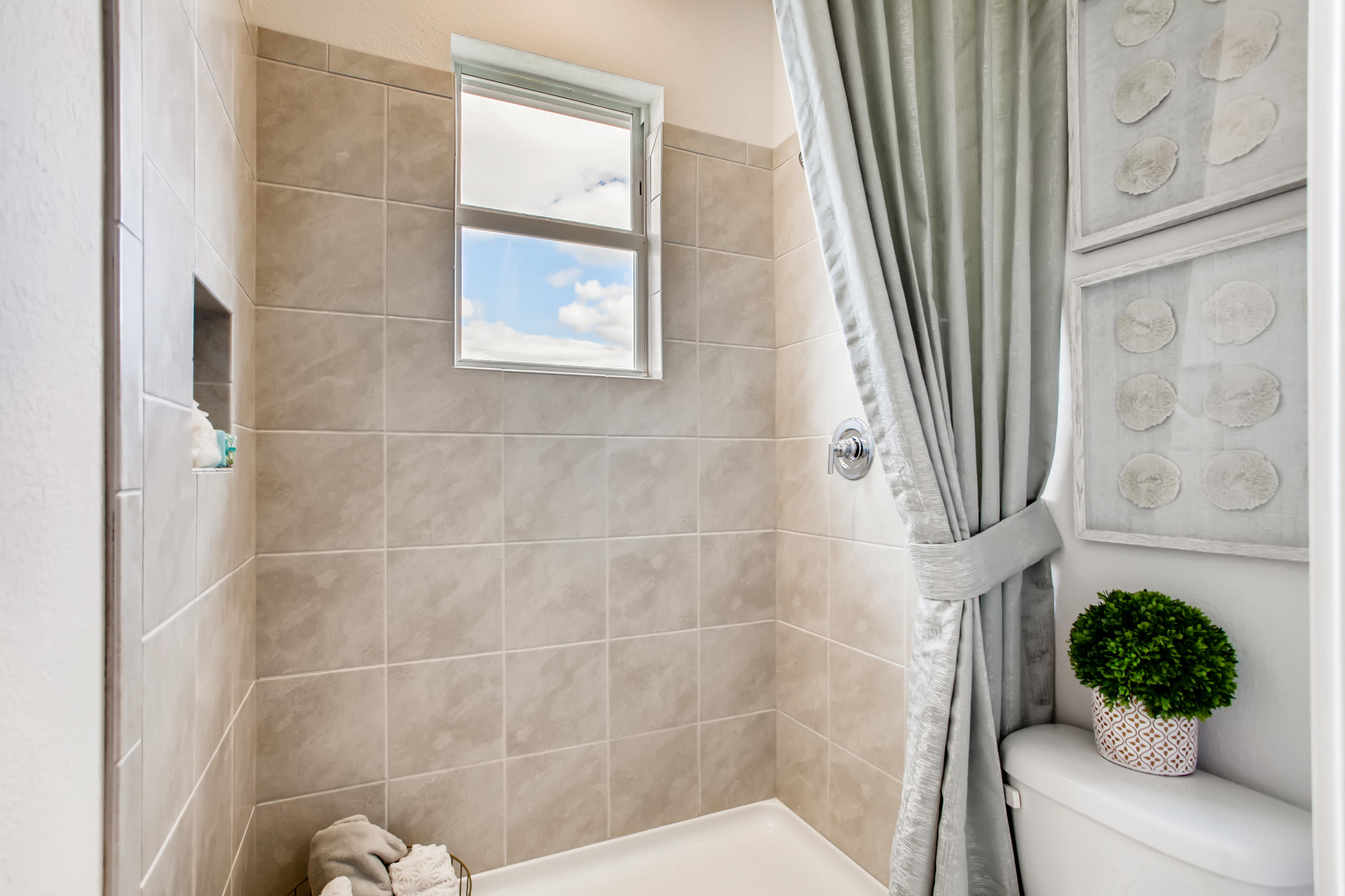 48 Bandol Street Riviera Beach, FL 33404 - Photo 16 of 24 Riviera Cove-print-018-019-2nd Floor Mas