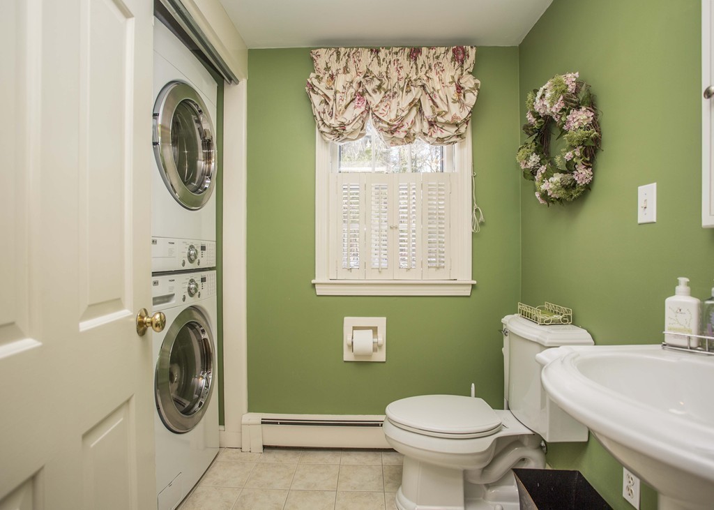 22 Woodridge Road Dover, MA 02030 - Photo 12 of 21 Gallery Image 12