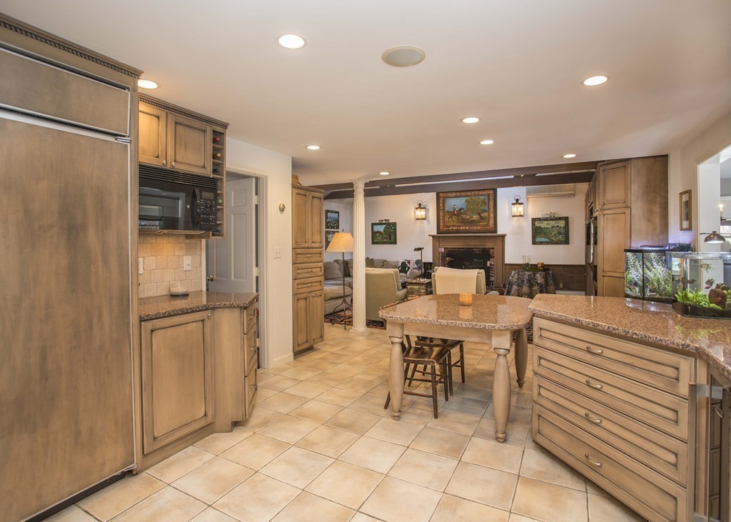 22 Woodridge Road Dover, MA 02030 - Photo 7 of 21 Gallery Image 7