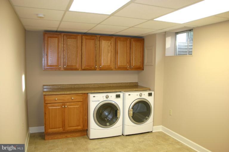 13163 Kaiser Ridge Road Hagerstown, MD 21740 - Photo 3 of 29 a utility room with dryer and washer