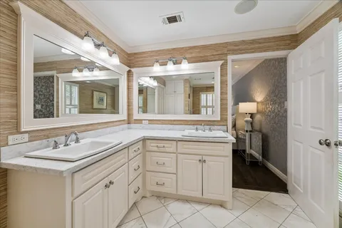 $1,495,000 | 6143 Chevy Chase Drive, Houston, TX 77057