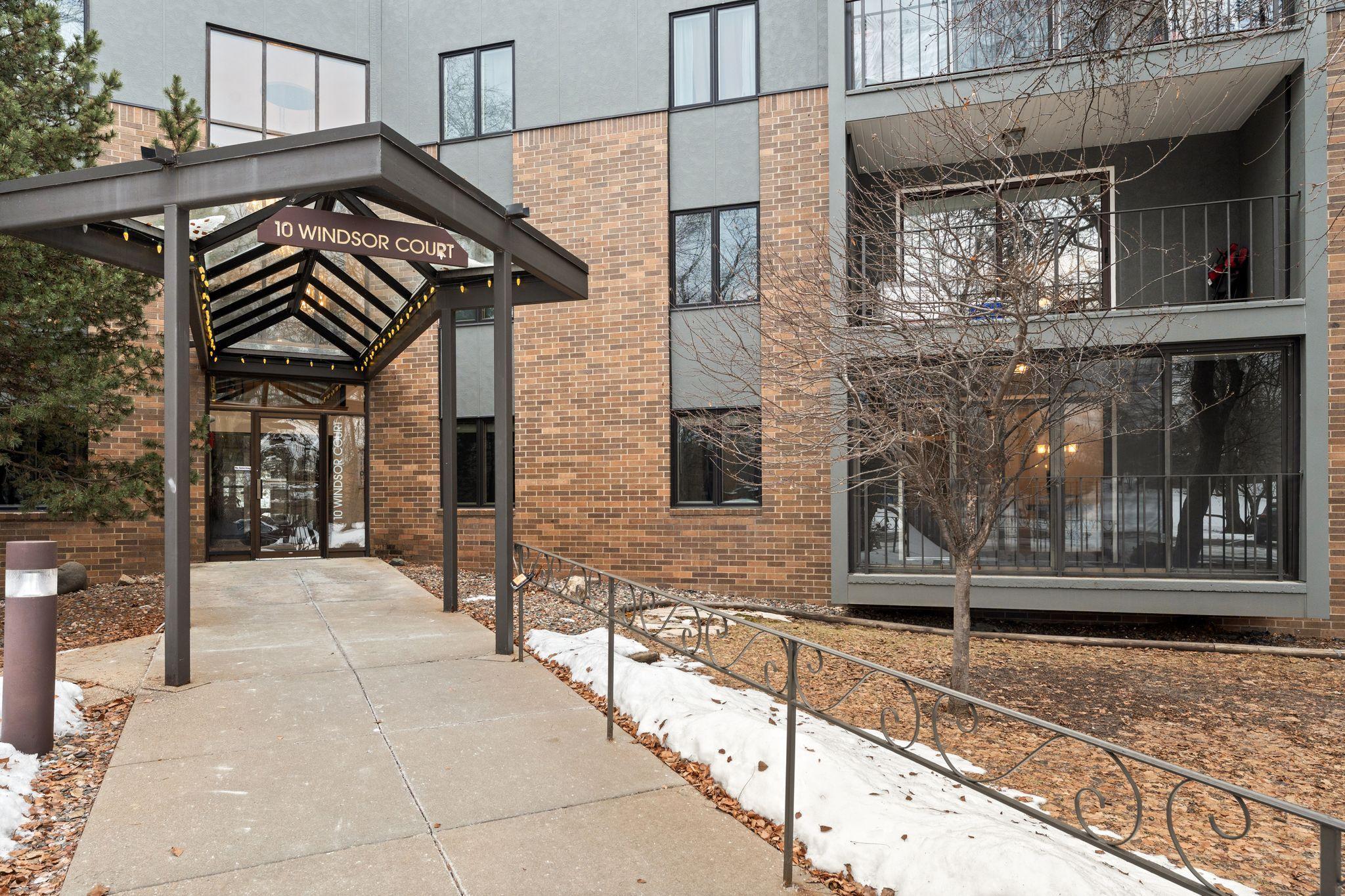 10 Windsor Court, Unit 102 New Brighton, MN 55112 - Photo 2 of 43