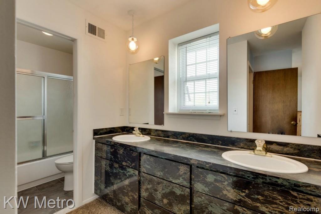 65 Manor Way, Unit 35 Rochester Hills, MI 48309 - Photo 14 of 26