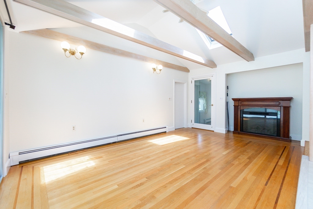 12 Charlesgate Road Walpole, MA 02081 - Photo 6 of 38