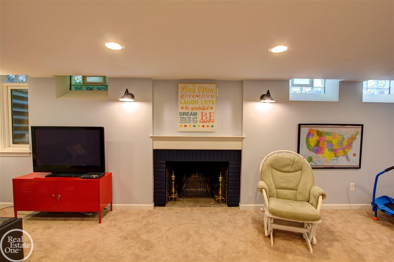 1130 South Oxford Road Grosse Pointe Woods, MI 48236 - Photo 38 of 48