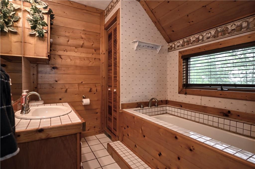 391 Maple Road Burgettstown, PA 15021 - Photo 28 of 44 2nd floor full bath