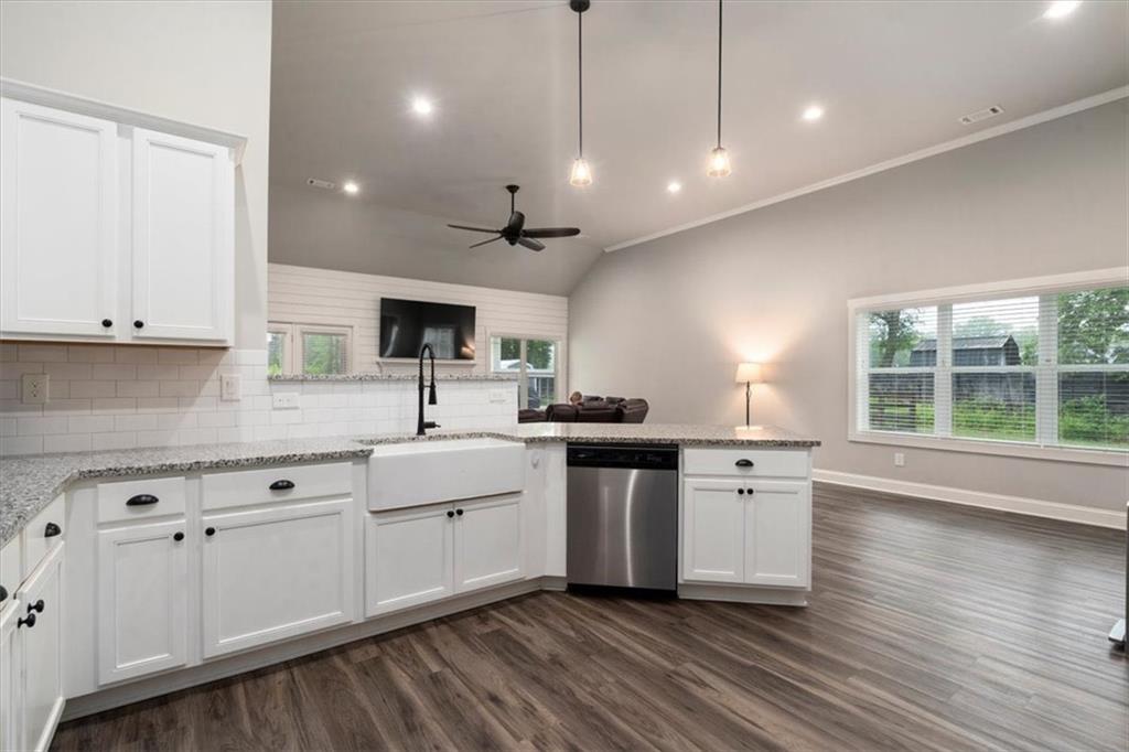 2094 Pleasant Valley Road Monroe, GA 30655 - Photo 5 of 40