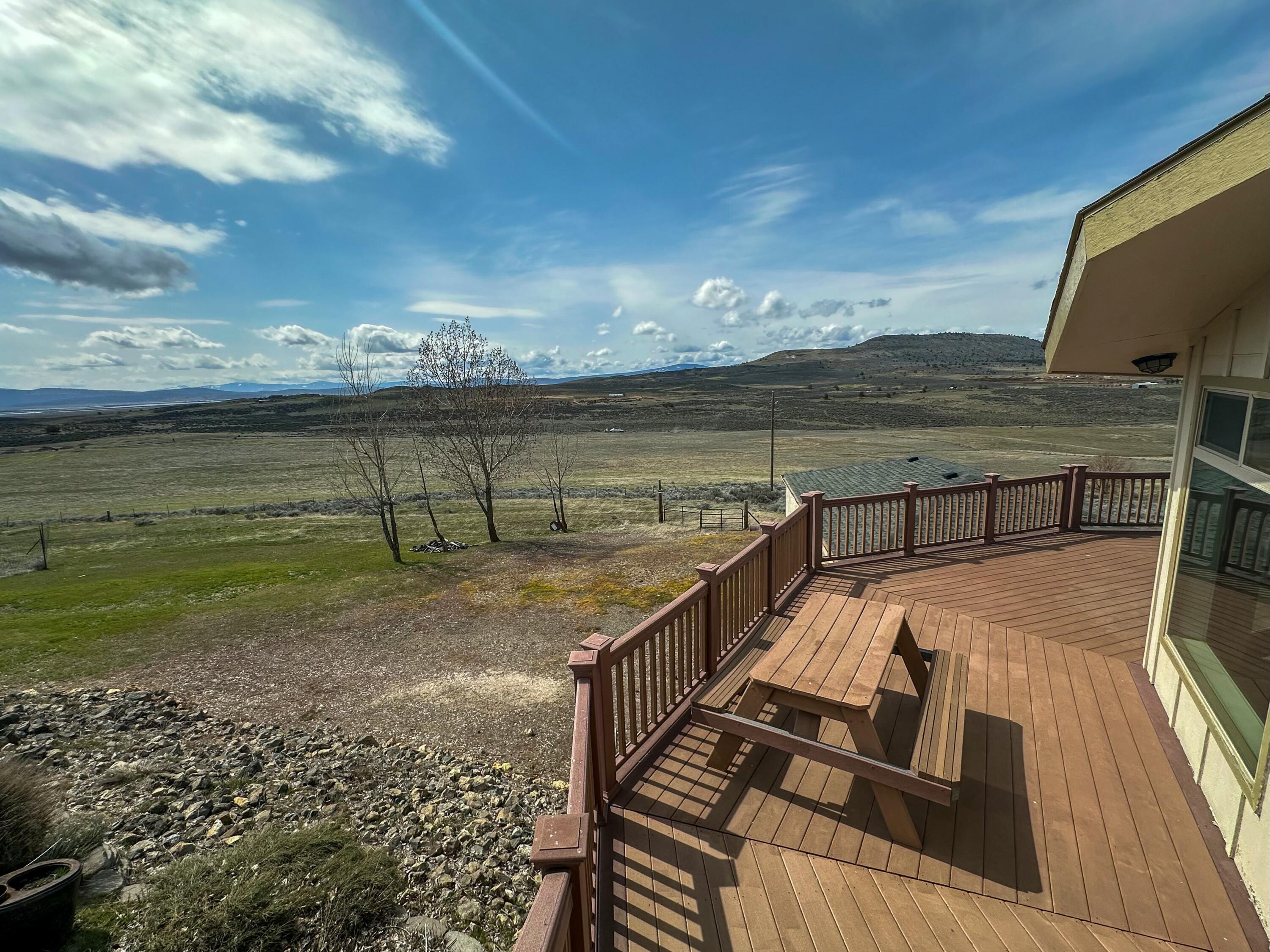 9820 Buesing Road Klamath Falls, OR 97603 - Photo 6 of 55 9820 Buesing Road