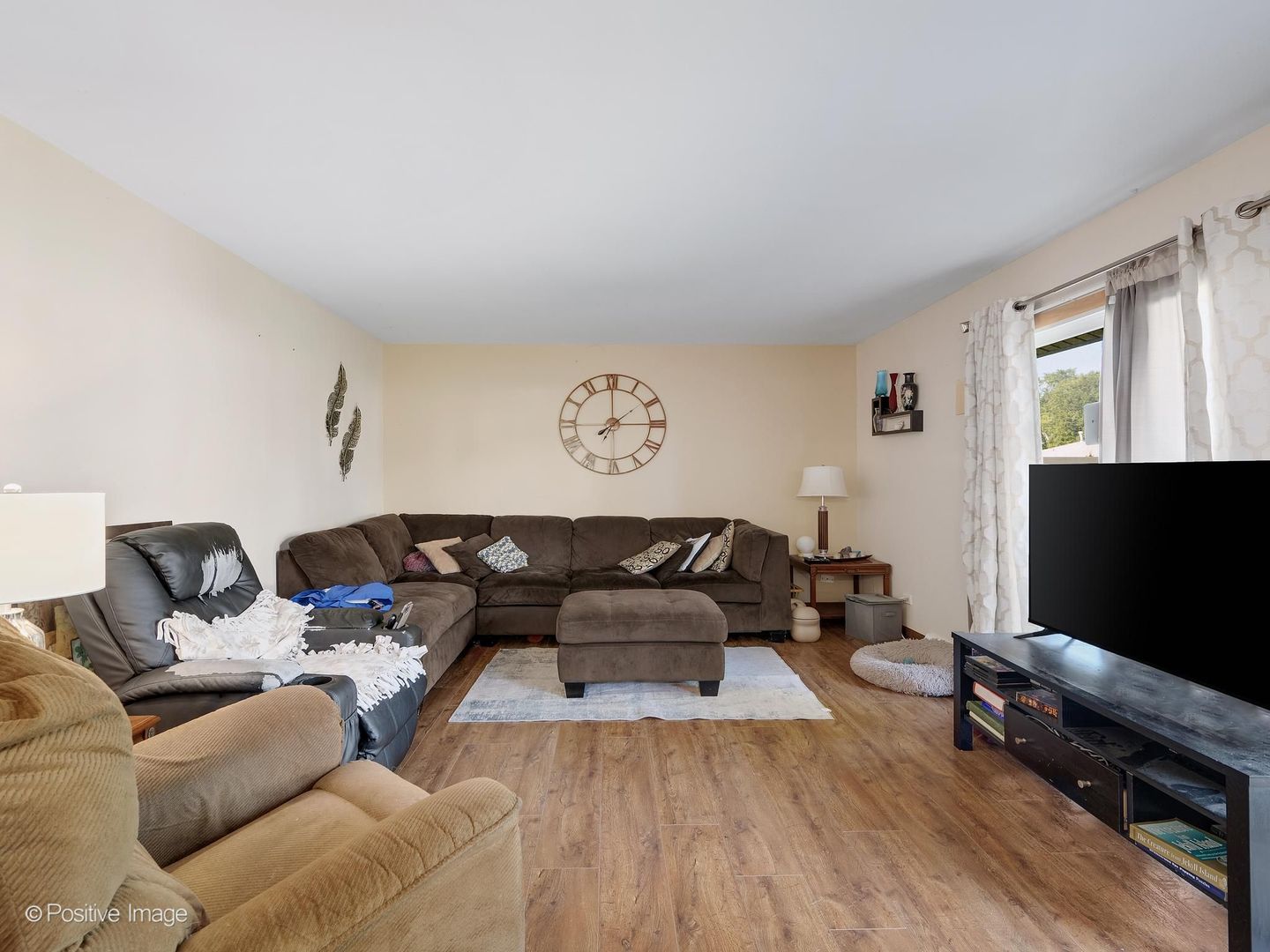 6 Ridgewood Road Elk Grove Village, IL 60007 - Photo 7 of 20 Gallery Image 7