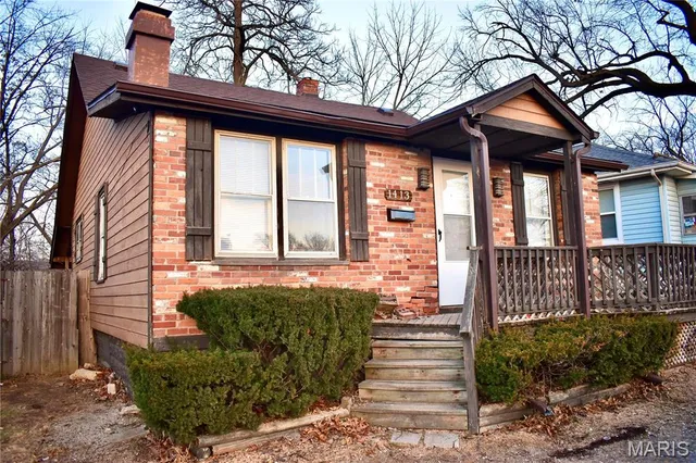 $98,900 | 1413 Milton Road, Alton, IL 62002