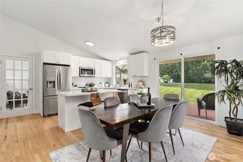 $899,950 | 9711 223rd Street Southeast, Snohomish, WA 98296