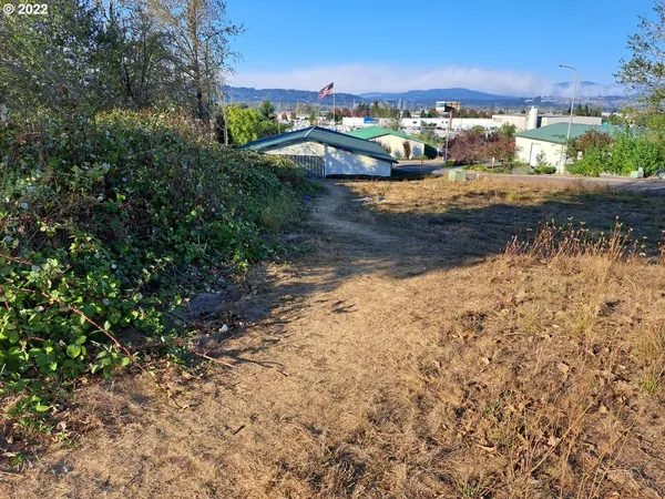 $1,175,000 | 2075 Northeast 240th Avenue, Wood Village, OR 97060