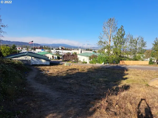 $1,175,000 | 2075 Northeast 240th Avenue, Wood Village, OR 97060