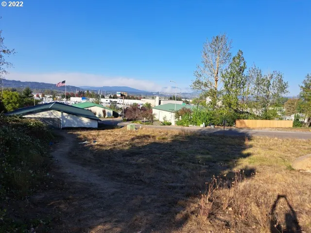 $1,175,000 | 2075 Northeast 240th Avenue, Wood Village, OR 97060