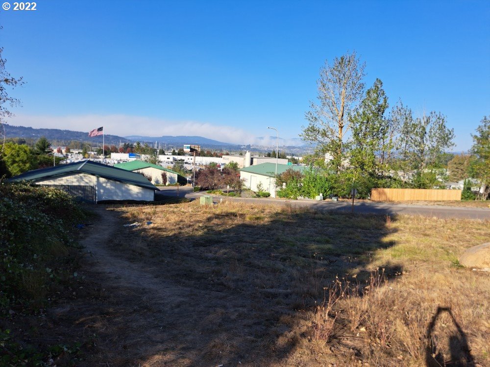 2075 Northeast 240th Avenue Wood Village, OR 97060 - Photo 16 of 32