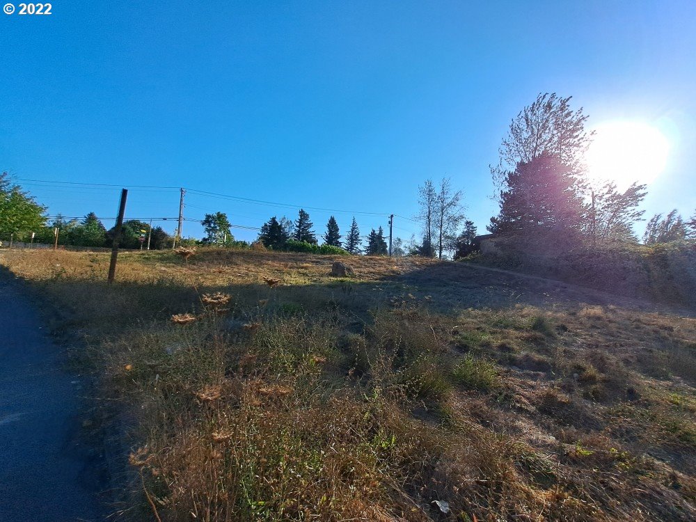 2075 Northeast 240th Avenue Wood Village, OR 97060 - Photo 3 of 32