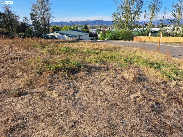 $1,175,000 | 2075 Northeast 240th Avenue, Wood Village, OR 97060