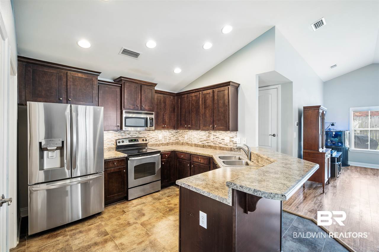 8075 Brookside Lane Daphne, AL 36526 - Photo 12 of 26 Kitchen