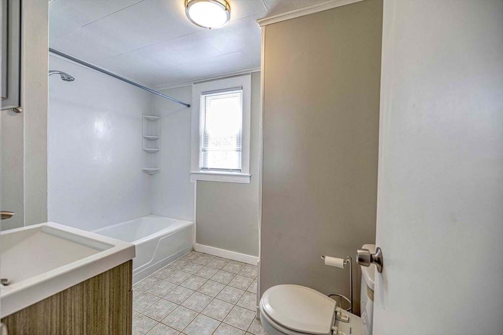 425 Anthony Street, Unit 1 Fall River, MA 02721 - Photo 8 of 15
