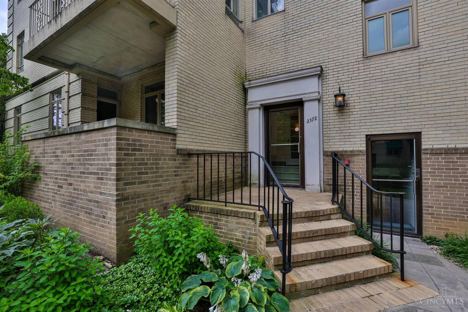 2372 Madison Road, Unit W1D Cincinnati, OH 45208 - Photo 3 of 30 Gallery Image 3