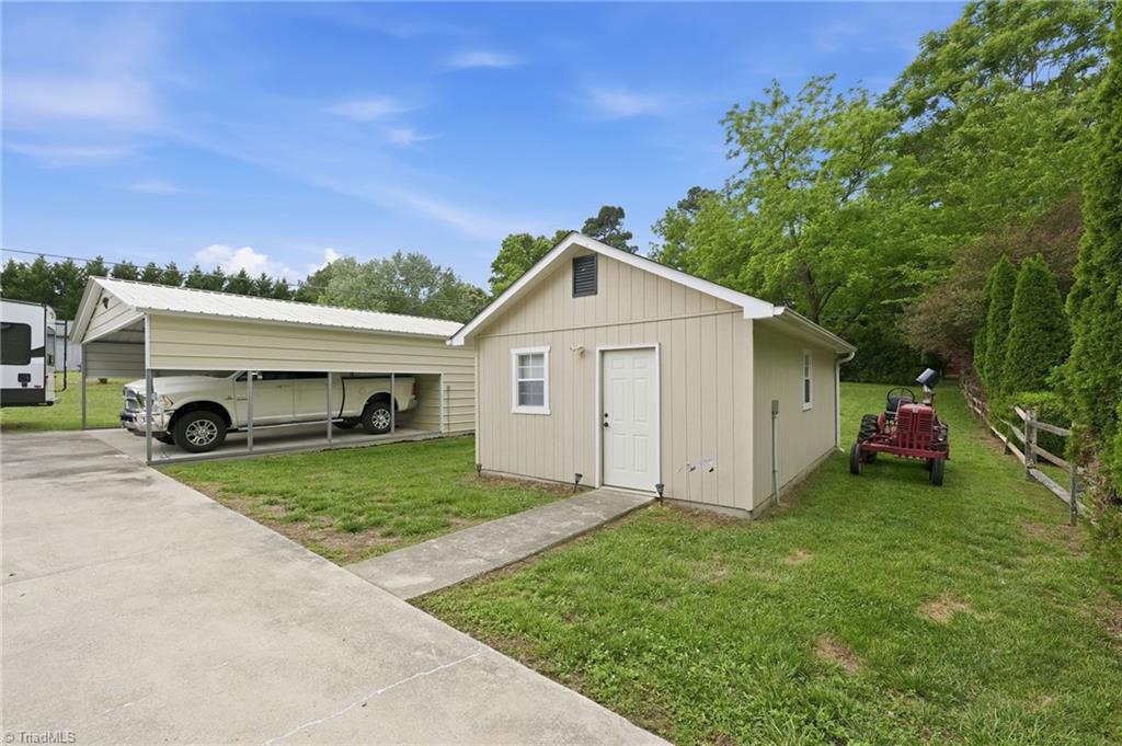 3710 Southeast School Road Greensboro, NC 27406 - Photo 32 of 39
