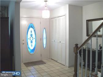 711 Devon Lane Wallingford, PA 19086 - Photo 2 of 12 Gallery Image 2