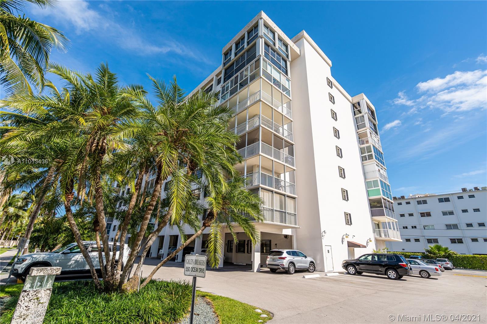 550 Ocean Drive, Unit 8H Key Biscayne, FL 33149 - Photo 2 of 34