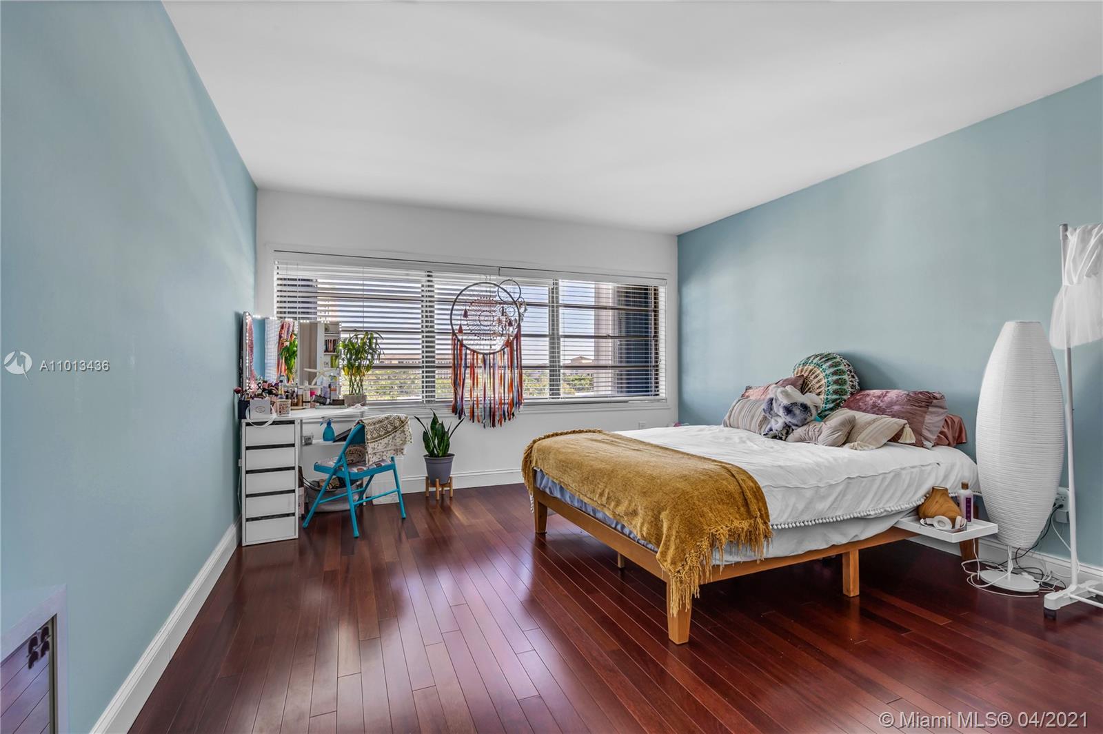 550 Ocean Drive, Unit 8H Key Biscayne, FL 33149 - Photo 18 of 34