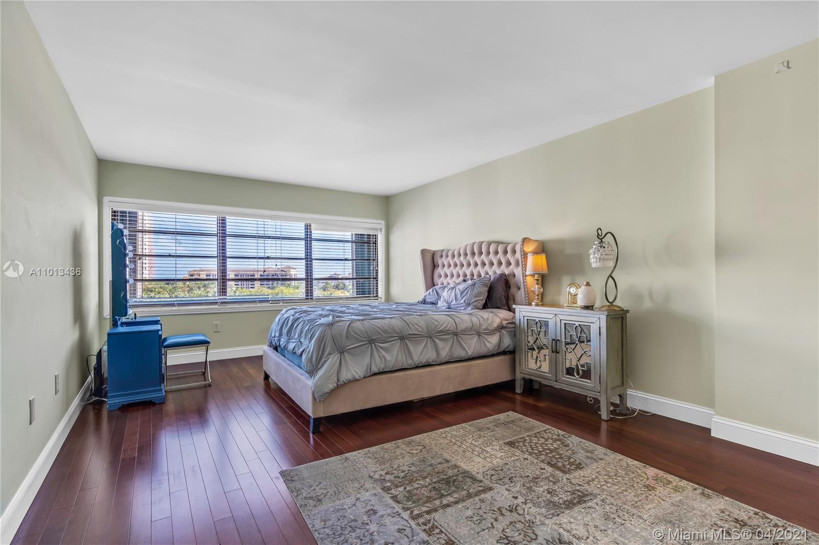 550 Ocean Drive, Unit 8H Key Biscayne, FL 33149 - Photo 24 of 34