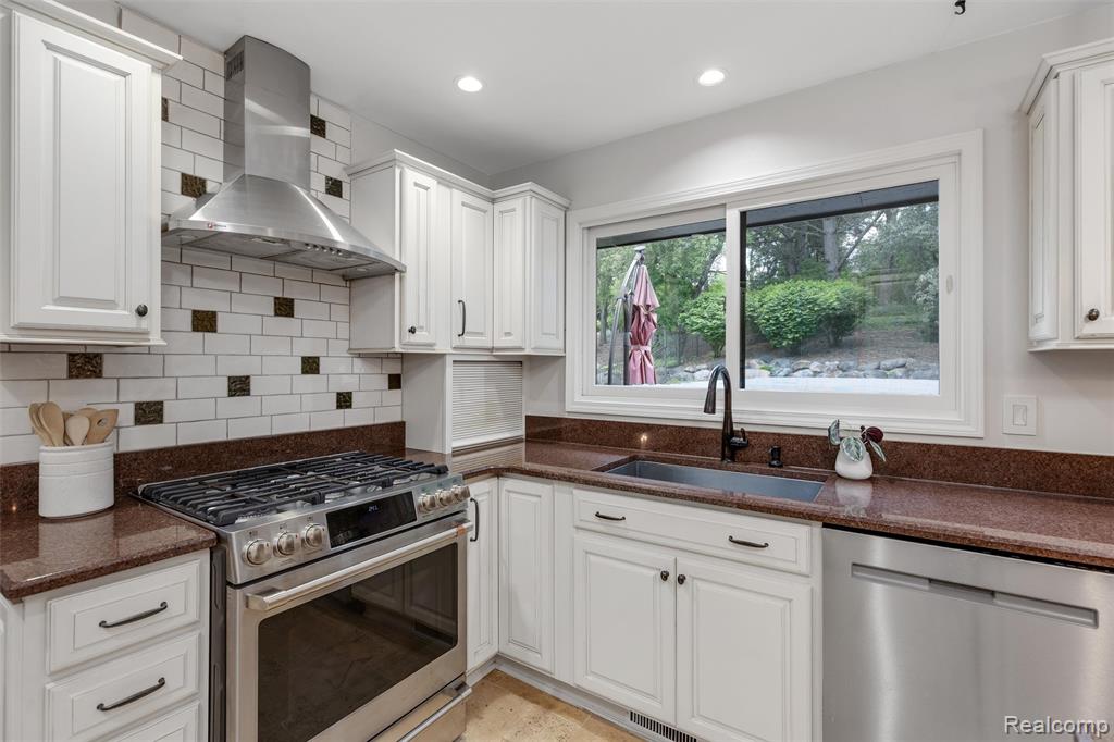 793 Box Canyon Court Rochester Hills, MI 48309 - Photo 15 of 48