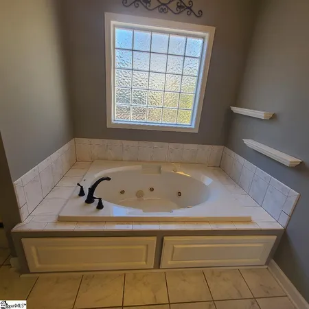 $630,000 | 424 Grand Oak Way, Moore, SC 29369