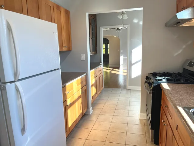 $2,100 | 8906 Ewing Avenue, Unit 2, Evanston, IL 60203