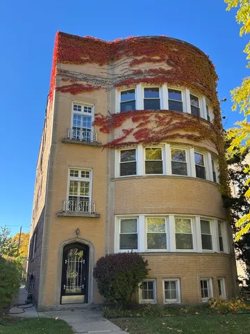 $2,100 | 8906 Ewing Avenue, Unit 2, Evanston, IL 60203