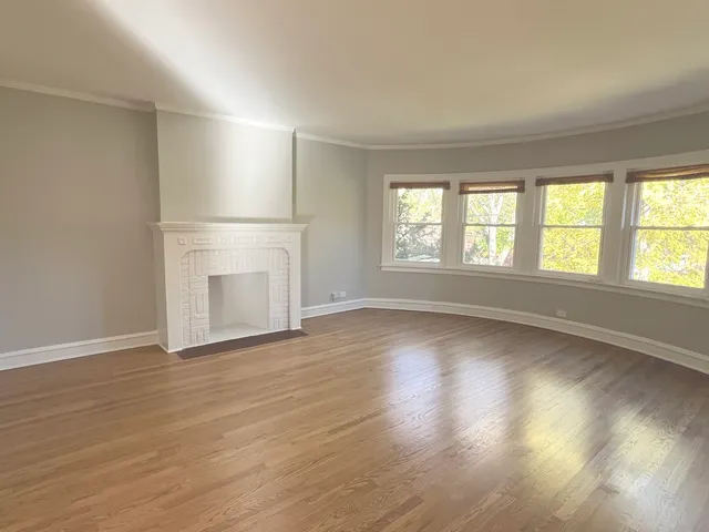 $2,100 | 8906 Ewing Avenue, Unit 2, Evanston, IL 60203