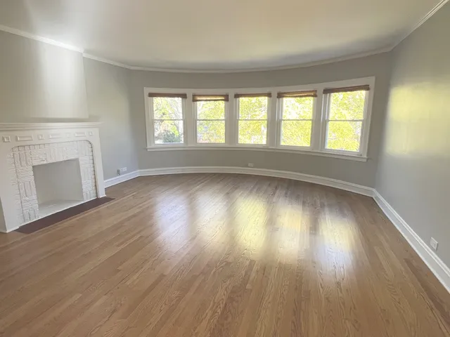 $2,100 | 8906 Ewing Avenue, Unit 2, Evanston, IL 60203